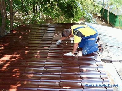Kako streho kovinske ploščice z lastnimi rokami