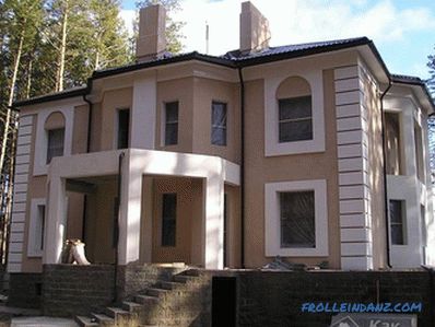 Slikanje fasade hiše z lastnimi rokami