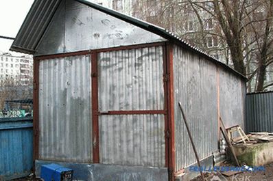Garaža iz valovitega DIY