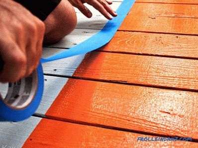Kako barvati lesena tla v hiši na koči